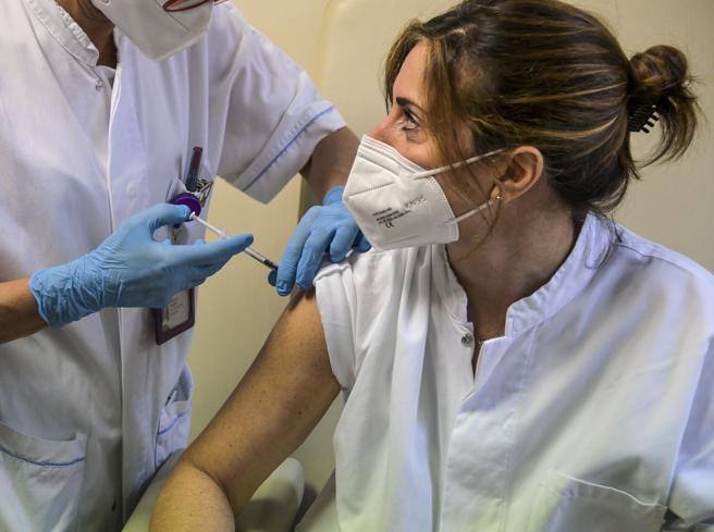 La Francia accelera:  in un giorno   437 mila vaccinazioni. Record in Germania: ieri 656 mila dosi