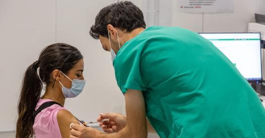 Federazione aziende ospedaliere: «Non vaccinato il 90 per cento dei  pazienti  in rianimazione»