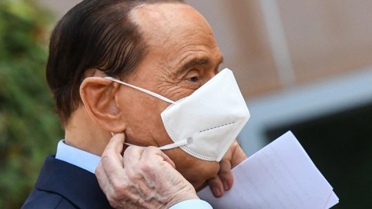 Berlusconi resta a Milano, ‘congelato’ il vertice di centrodestra sul Quirinale