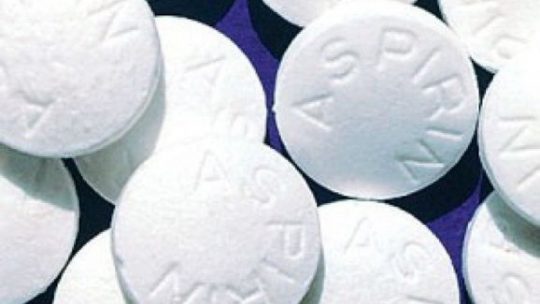 Covid, l’aspirina può ridurre il rischio morte nei ricoverati